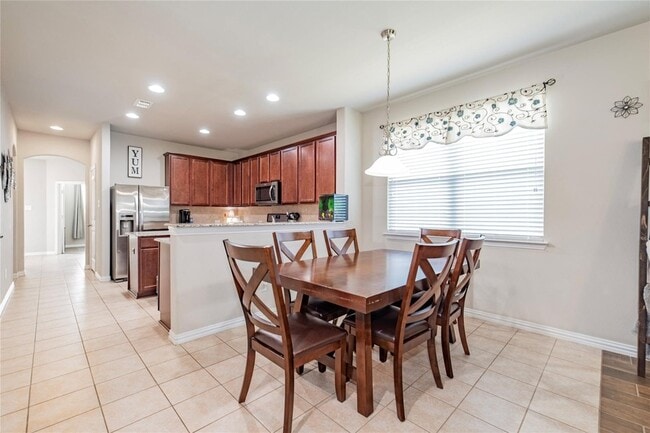 Building Photo - 1024 Bird Creek Dr