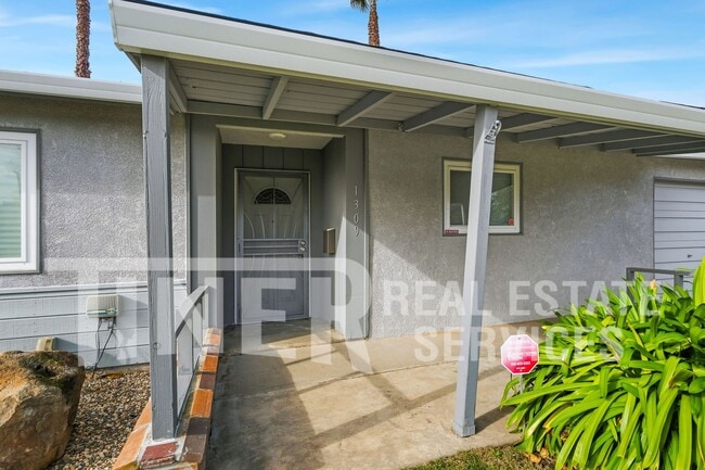 Building Photo - 1309 Shadowglen Rd