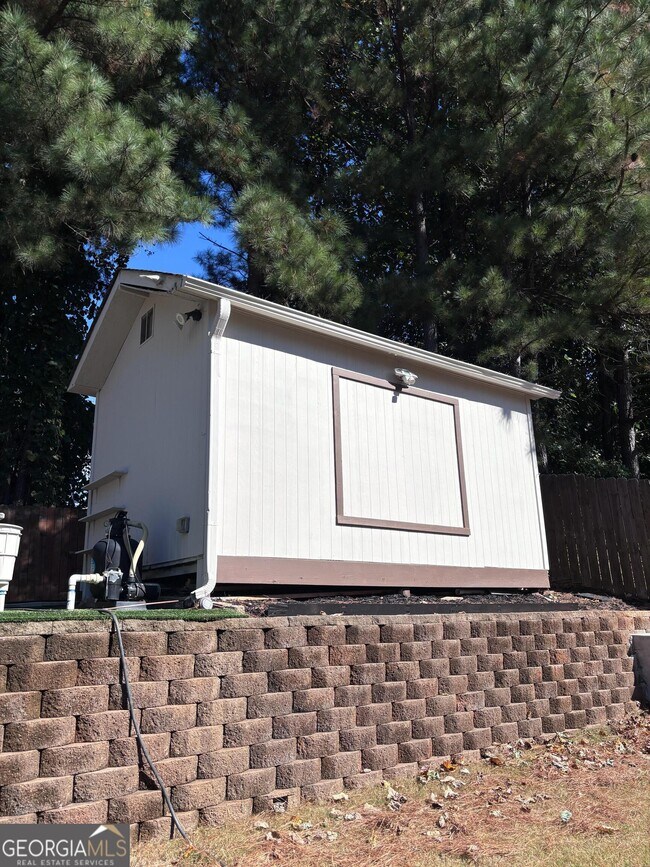 Building Photo - 816 Grenier Terrace NE