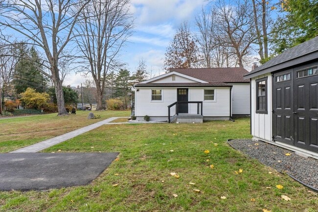 Building Photo - 5 Pine Trail