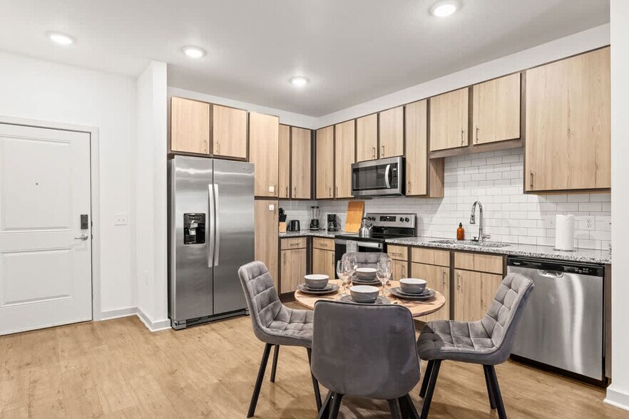 Building Photo - 14521 Star Water Rd