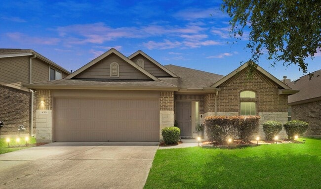 Building Photo - 4318 Plumeria Ave