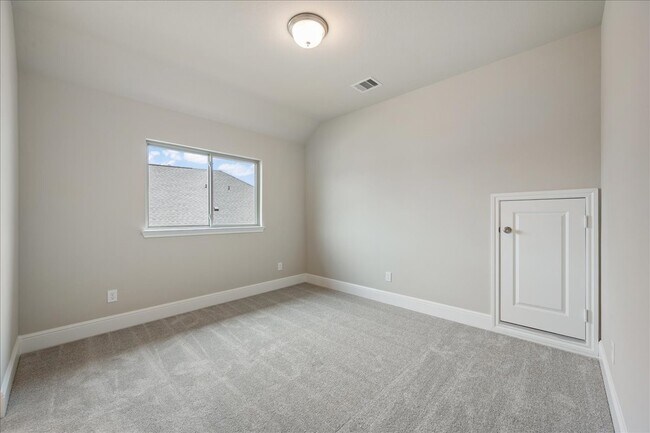 Building Photo - 7523 Mariposa Wy