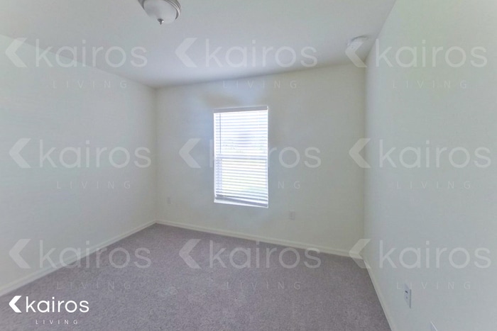 Building Photo - 3024 NE 1st Ave