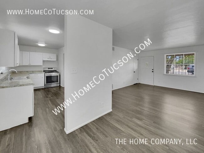 Building Photo - 2602 E Keswick Cir