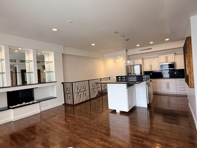 Building Photo - 10440 SW Stephanie Way