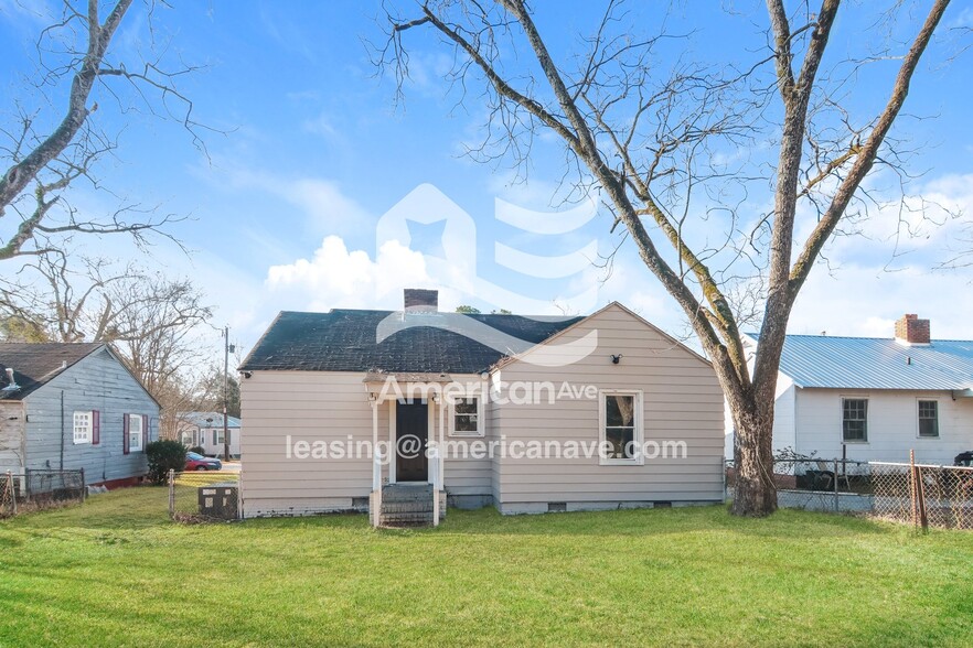 Building Photo - 2207 Heard St