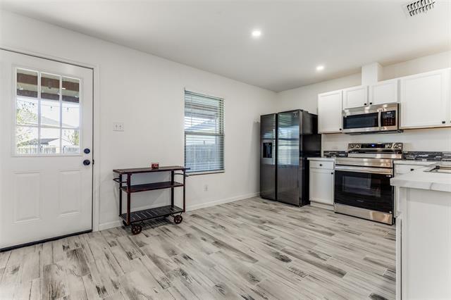 Building Photo - 1112 Day Dream Dr