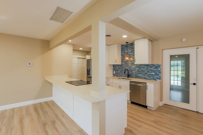 Building Photo - 3950 Bougainville Dr