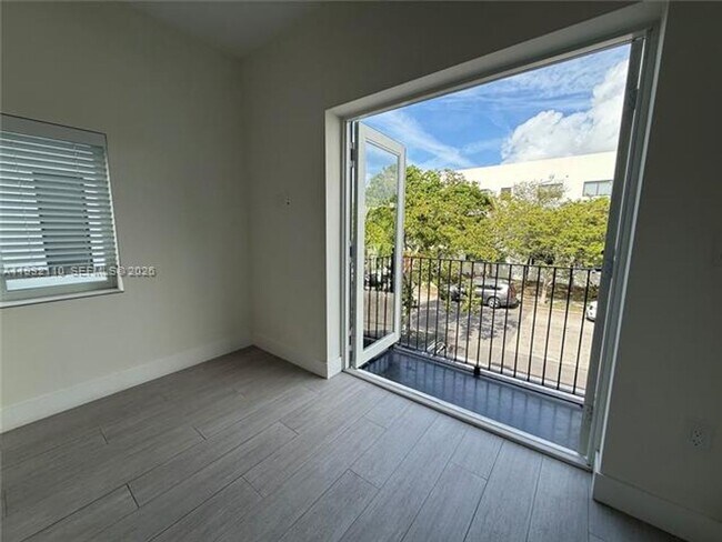 Building Photo - 1786 SW 9th St