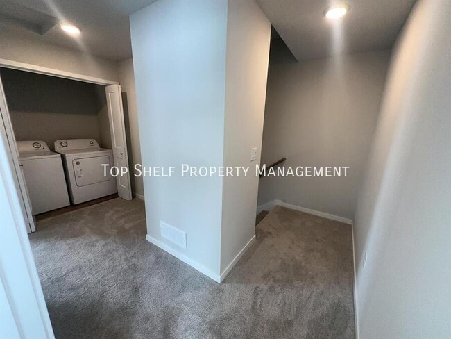 Building Photo - 193 NE 56th St