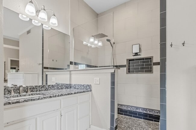 Building Photo - 102 Pebble Beach Dr