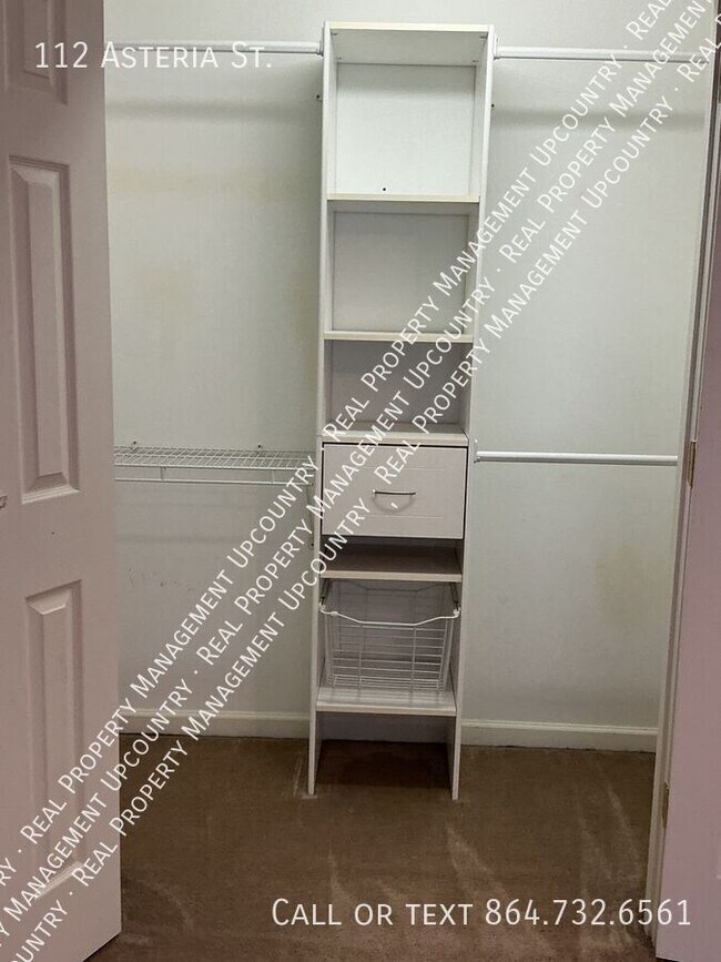 Building Photo - 112 Asteria St