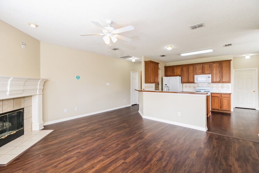 Building Photo - 1619 Marble Falls Dr
