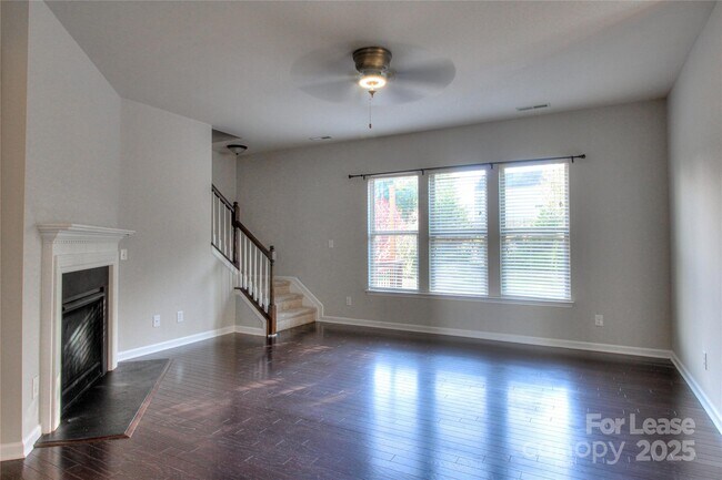 Building Photo - 1444 Ridgehaven Rd