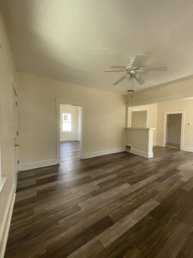 Building Photo - 1518 Lawton Dr