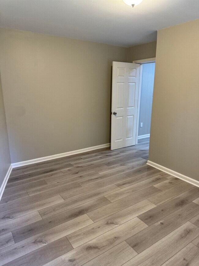 Building Photo - 7145 Claiborne Dr