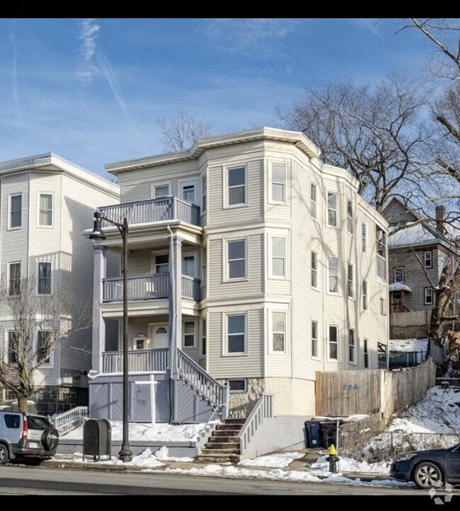 Building Photo - 224 Hyde Park Ave