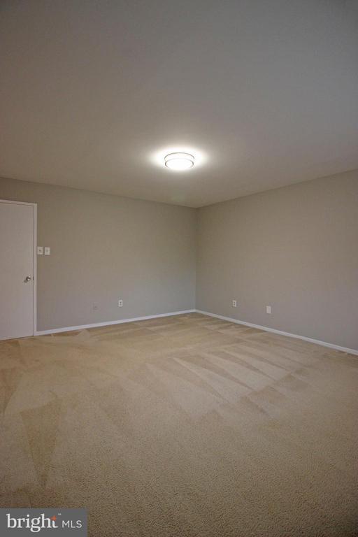 Building Photo - 1662 Parkcrest Cir