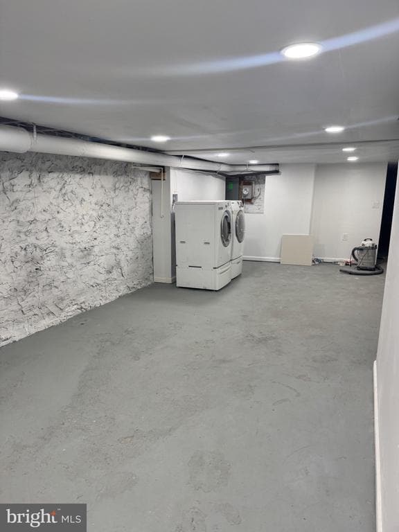 Building Photo - 312 E 25th St