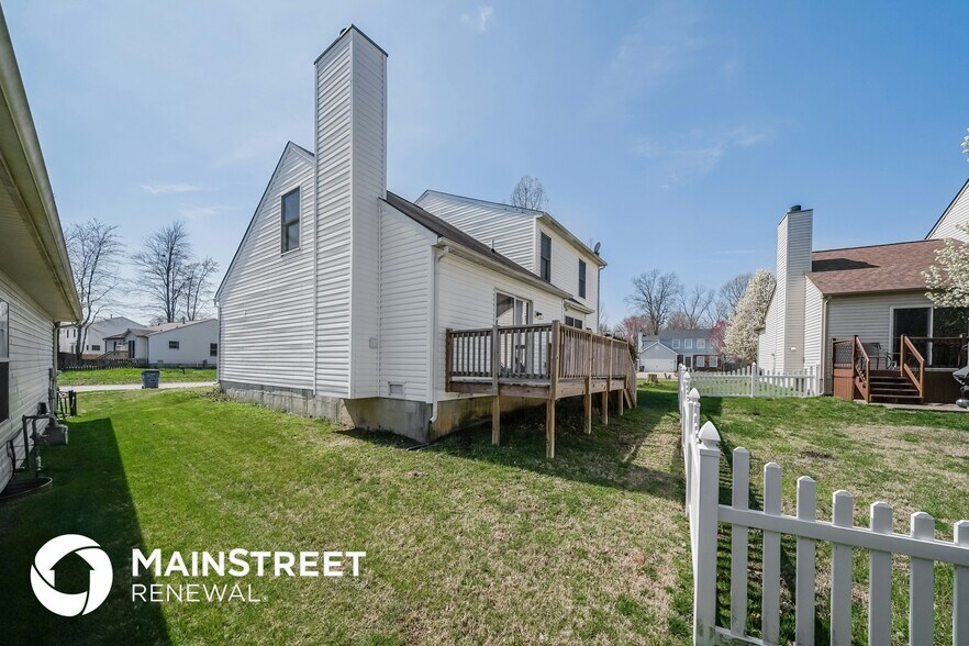 Building Photo - 11101 Meadow Chase Ct