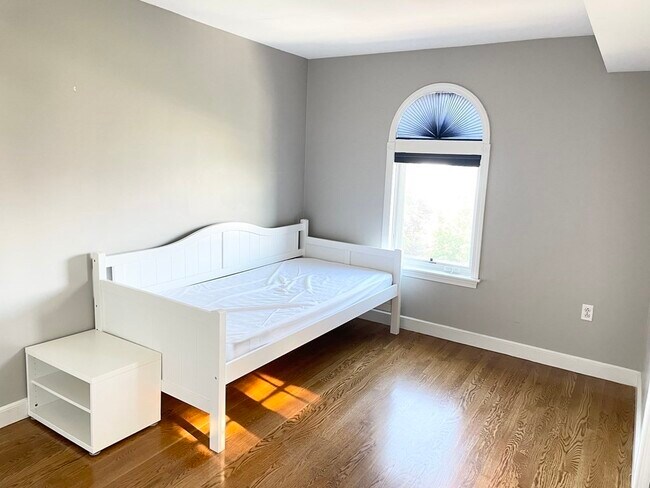 Building Photo - 29 Bay State Rd