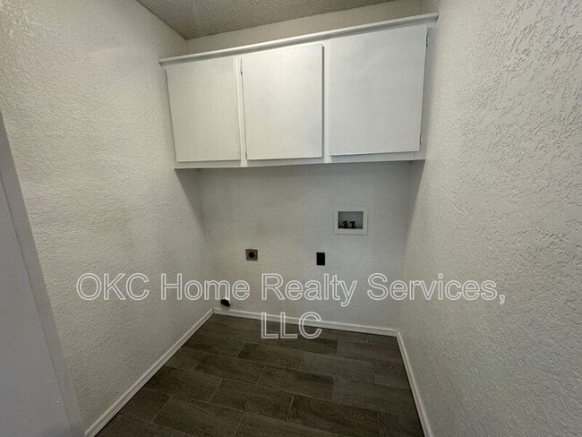 Building Photo - 2501 Kathy Ct