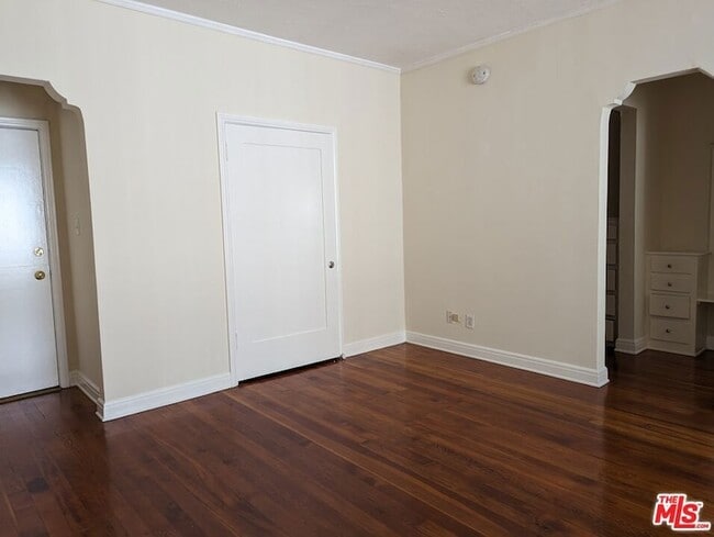 Building Photo - 621 S Gramercy Pl