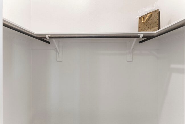 Building Photo - 26545 Pioneer Pointe Ct