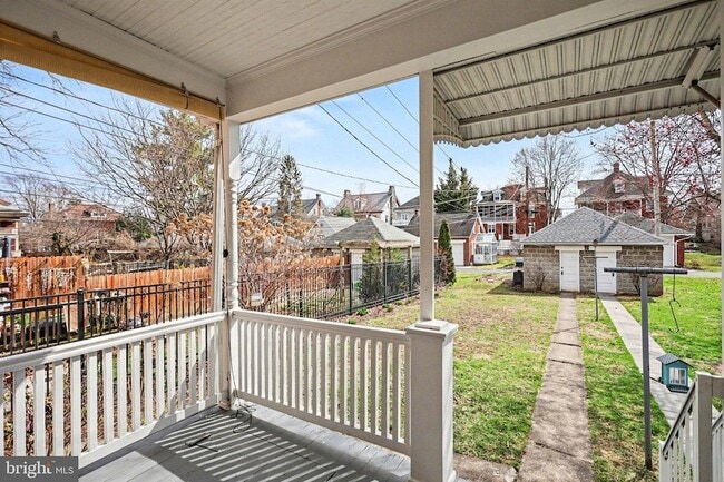 Building Photo - 144 Seminary Ave