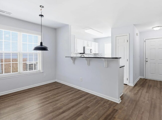 Building Photo - 2121 Ventana Ln