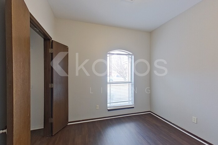 Building Photo - 4804 Doe Run Dr