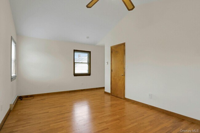 Building Photo - 22 Firth St