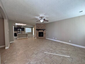 Building Photo - 1504 Barbaro Dr SE