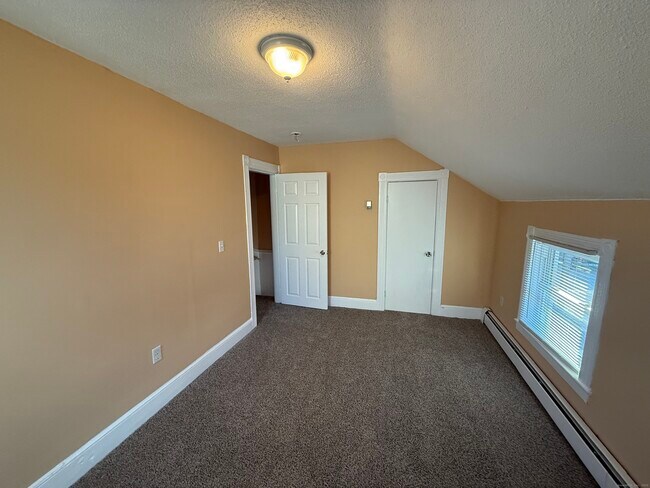 Building Photo - 10 Wilford Ct