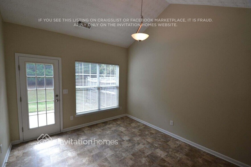 Building Photo - 1456 Gates Cir SE