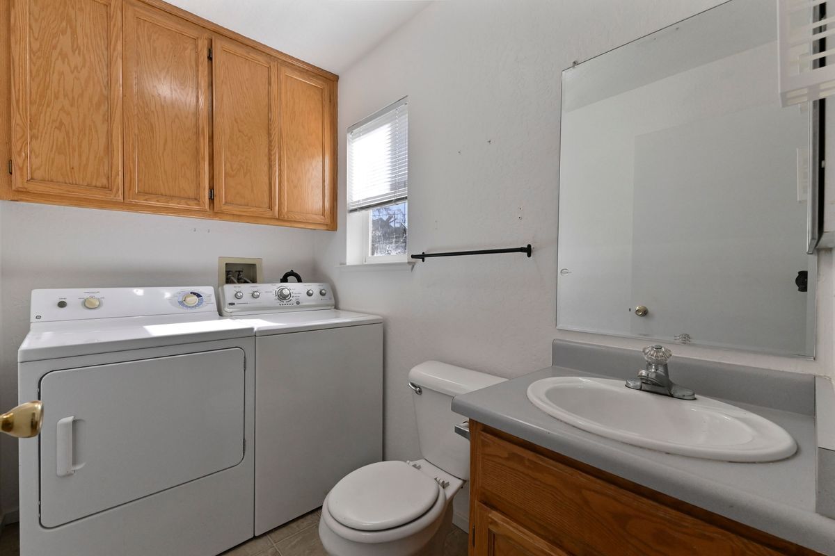 Building Photo - 49 Gatewood Ave
