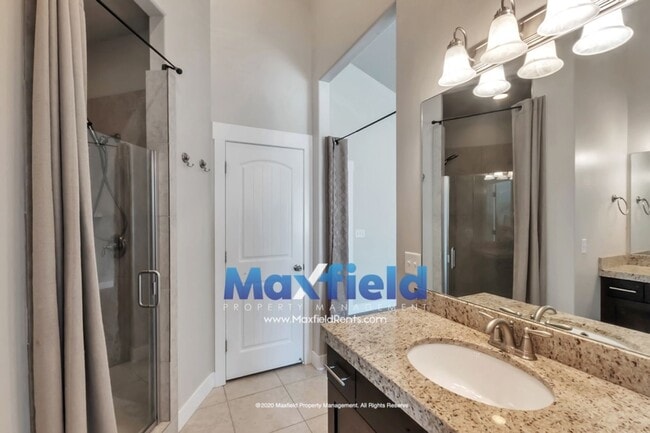 Building Photo - 3 BD + Office 2 BA 2 GA Luxury Townhouse  ...