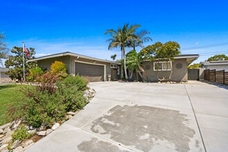 Building Photo - Lovely La Mirada Home