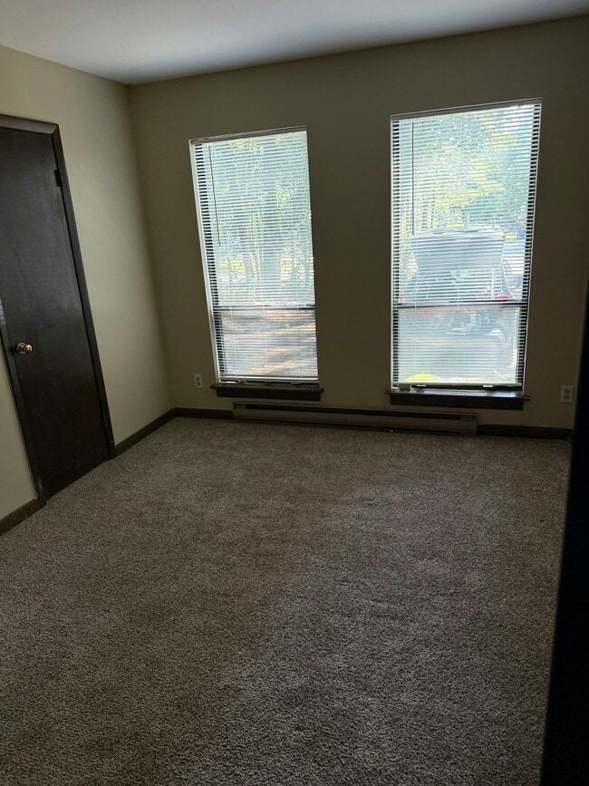 Building Photo - 800 Fahey Cir