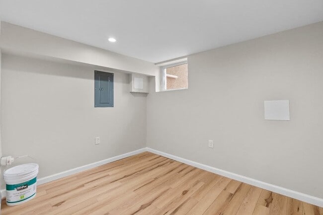 Building Photo - 139 N Montford Ave