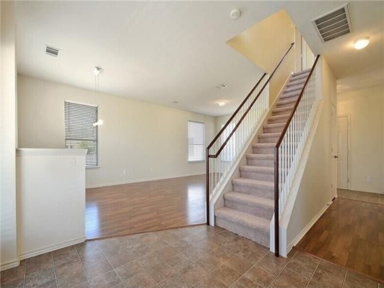 Building Photo - 4584 Mather