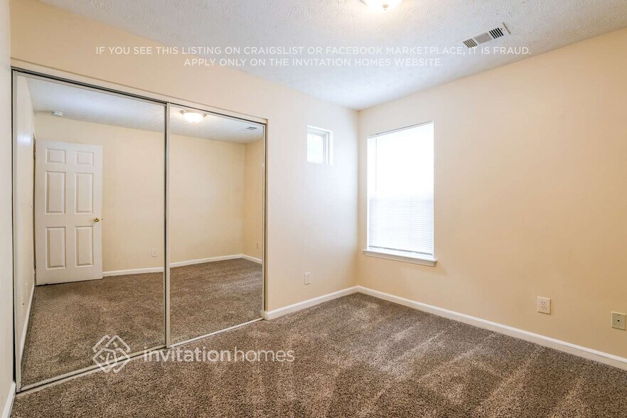 Building Photo - 2235 Lexington Ln