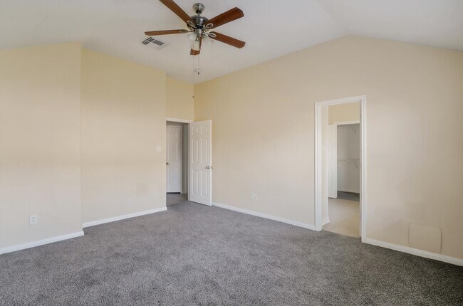 Building Photo - 835 Dracena Ct