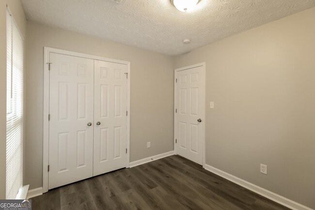 Building Photo - 1030 Overlook Dr