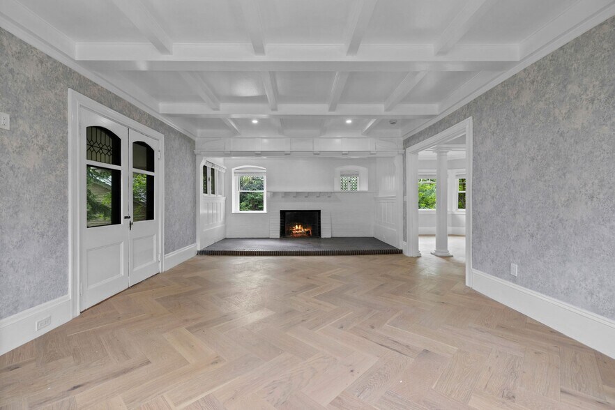 Building Photo - 476 Heath St