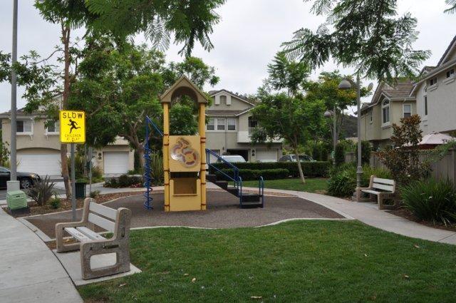 Building Photo - 2 Bedroom Townhome in the Cantera Community of Scripps Ranch