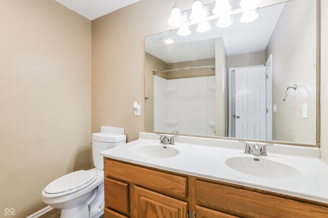 Building Photo - 6672 Colleens Way