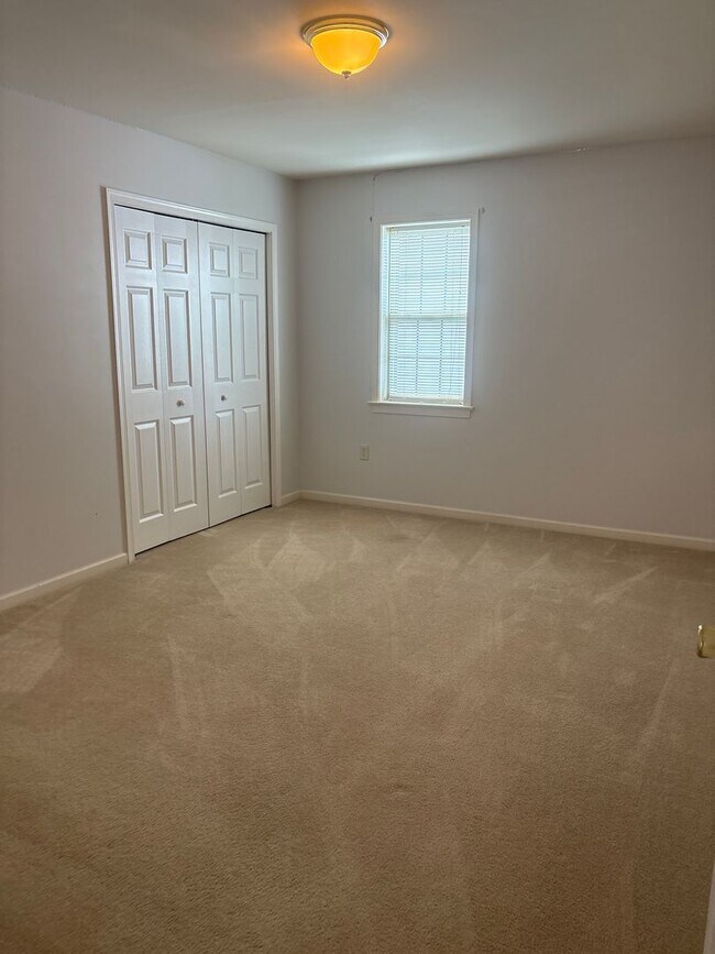 Building Photo - 720 Strayer Dr