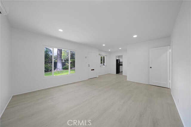 Building Photo - 9050 Huntington Dr